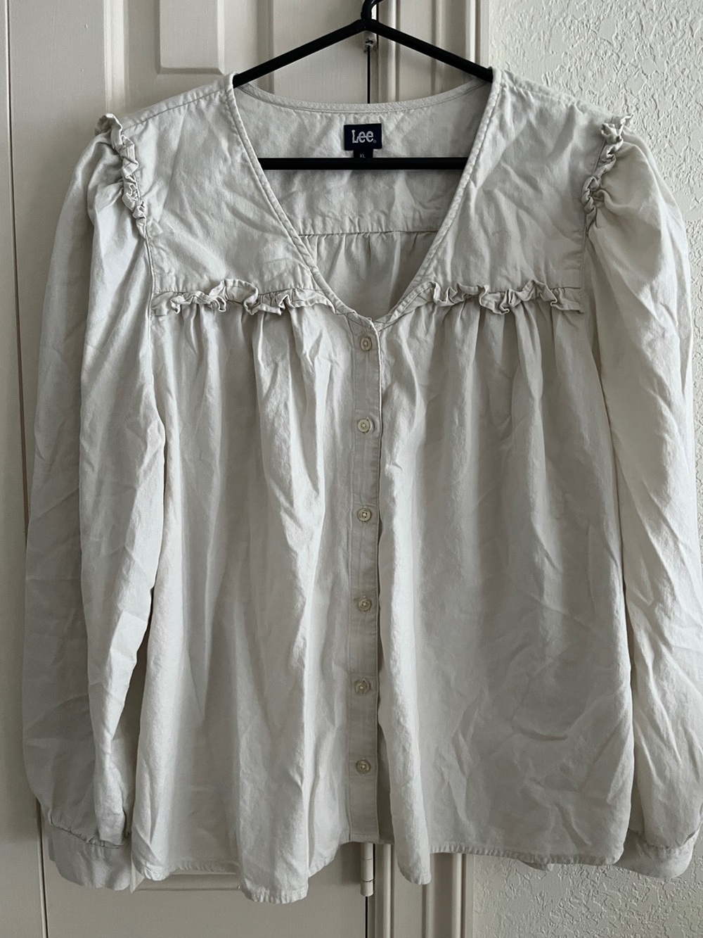 Lee Off-White Cream 100% cotton Ruffle-Trim Button Front Blouse